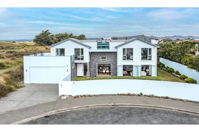 Photo of property in 14 Stout Street, Waimairi Beach, Christchurch, 8083