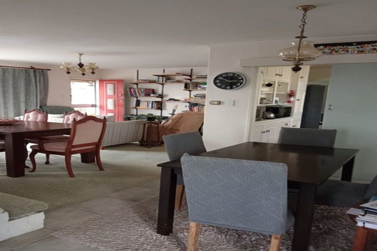 Photo of property in 28 Mayfield Road, Glenfield, Auckland, 0629