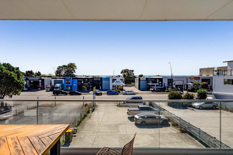 Photo of property in 138 Molesworth Street, New Plymouth, 4312