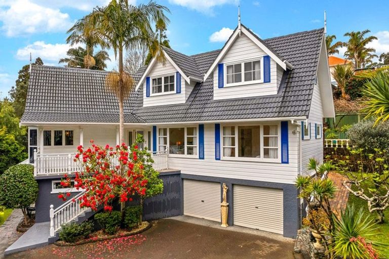 Photo of property in 32 Deane Avenue, Titirangi, Auckland, 0604