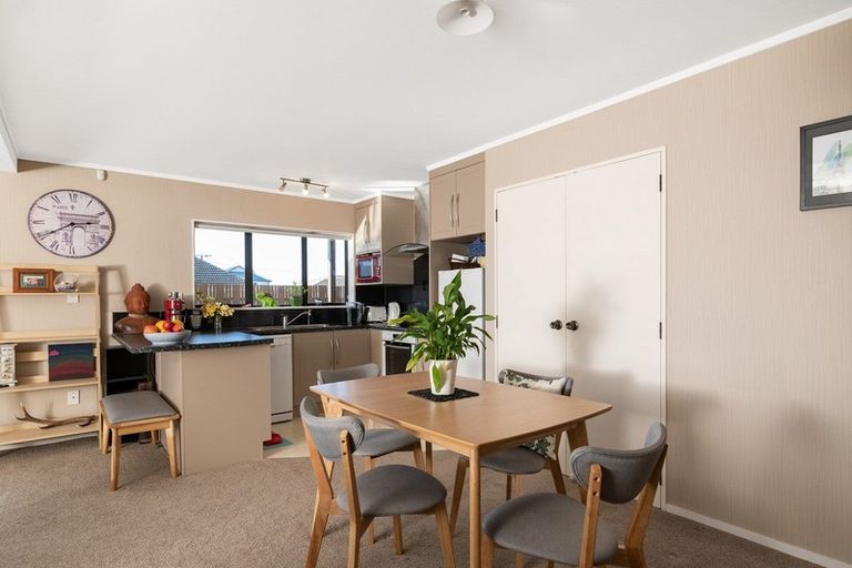 Photo of property in 30b Seaview Road, Otumoetai, Tauranga, 3110