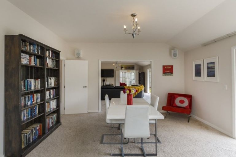 Photo of property in 28 Cashmere Drive, Fitzherbert, Palmerston North, 4410