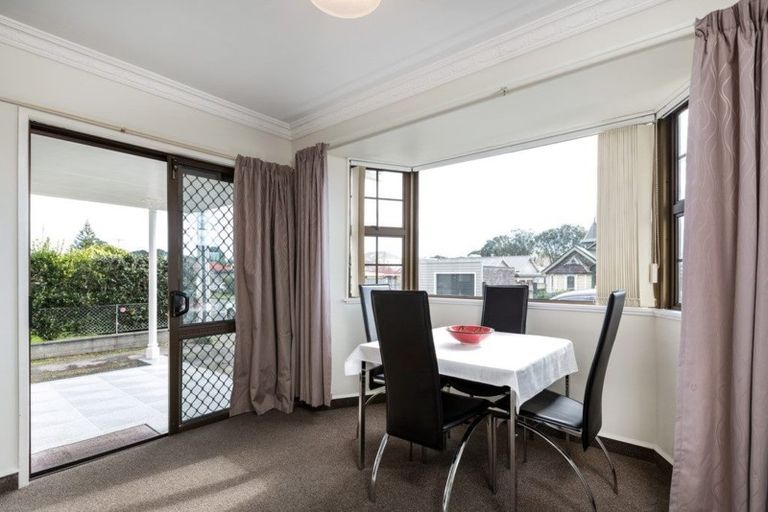 Photo of property in 38 Gilbert Street, New Plymouth, 4310