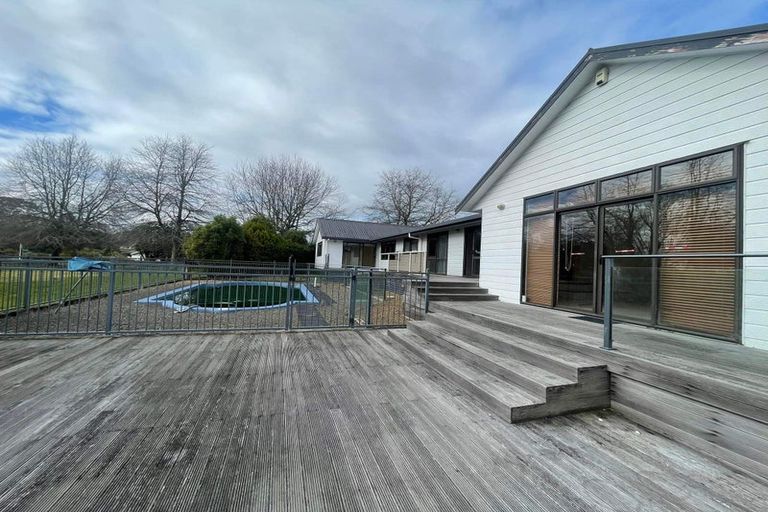 Photo of property in 37 Pitt Road, Runciman, Drury, 2578