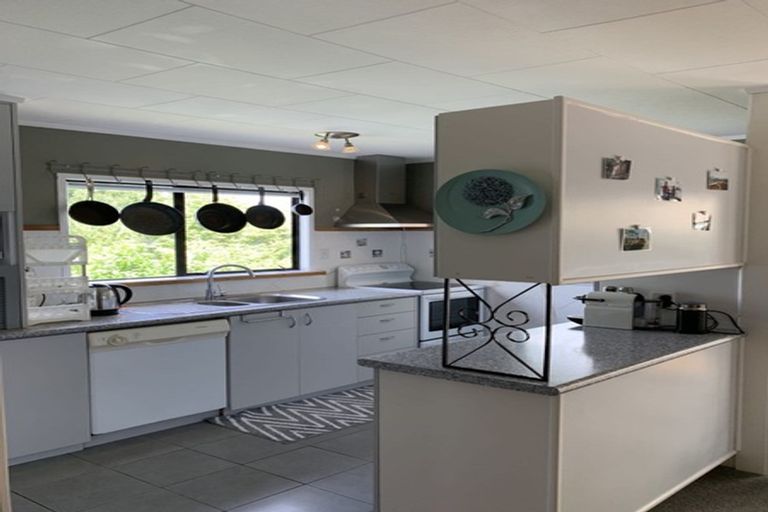 Photo of property in 10 Peterhouse Place, West Harbour, Auckland, 0618