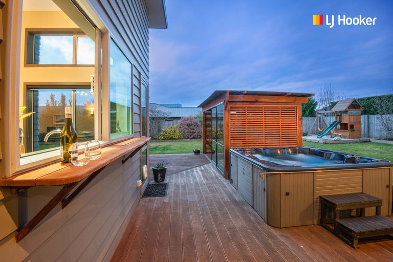 Photo of property in 16 Irwin Logan Drive, Mosgiel, 9024