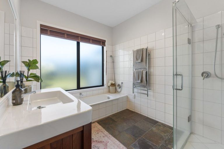 Photo of property in 20 Katelyn Place, Kinloch, Taupo, 3385