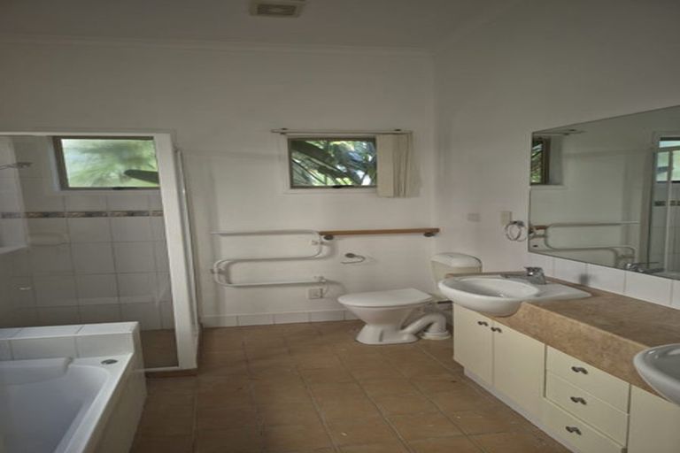 Photo of property in 17 Trimaran Drive, Gulf Harbour, Whangaparaoa, 0930