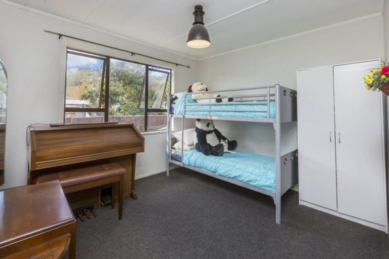 Photo of property in 16 Richard Grove, Stokes Valley, Lower Hutt, 5019