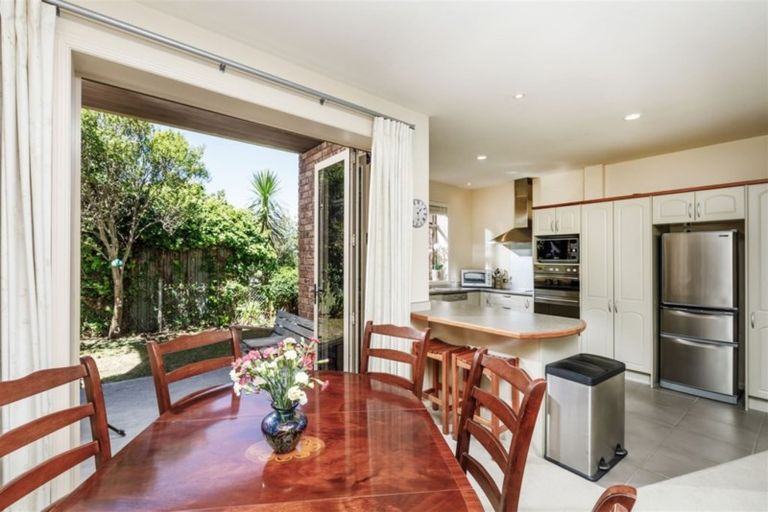 Photo of property in 47 Auld Street, Torbay, Auckland, 0630