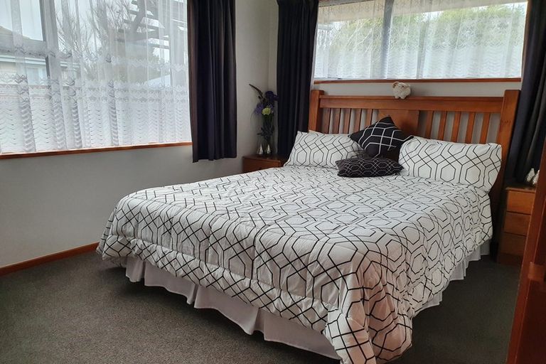 Photo of property in 834 Main North Road, Belfast, Christchurch, 8051