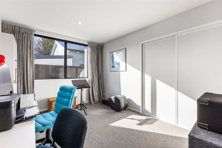 Photo of property in 1 Mcfaddens Road, St Albans, Christchurch, 8052