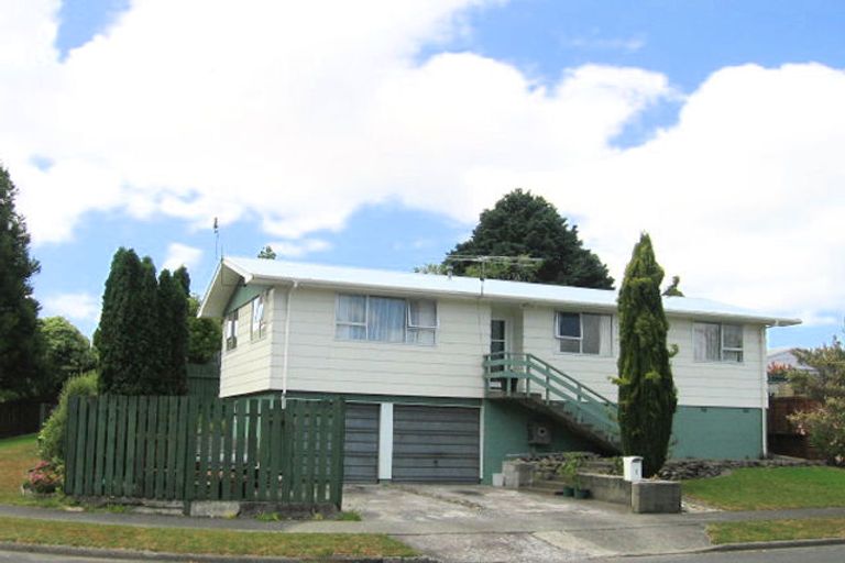 Photo of property in 1 Topeka Grove, Totara Park, Upper Hutt, 5018