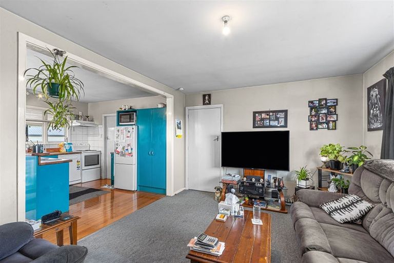 Photo of property in 6 Soberton Street, Aranui, Christchurch, 8061