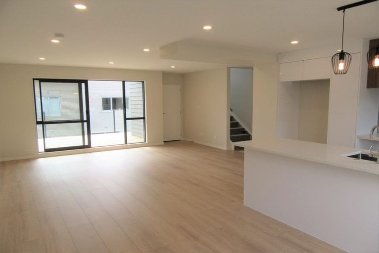 Photo of property in 16/5 Perekia Street, Albany, Auckland, 0632