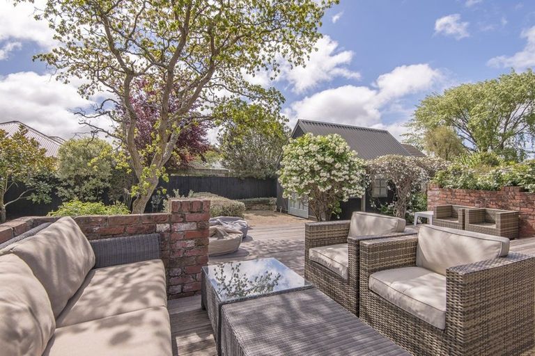 Photo of property in 4 Claxton Place, Saint Martins, Christchurch, 8022