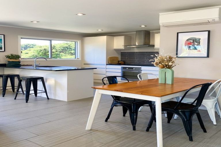 Photo of property in 33 Whaanga Road, Raglan, 3297