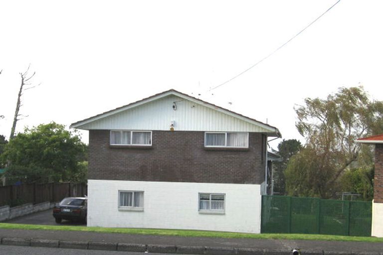 Photo of property in 68 Royal Road, Massey, Auckland, 0614
