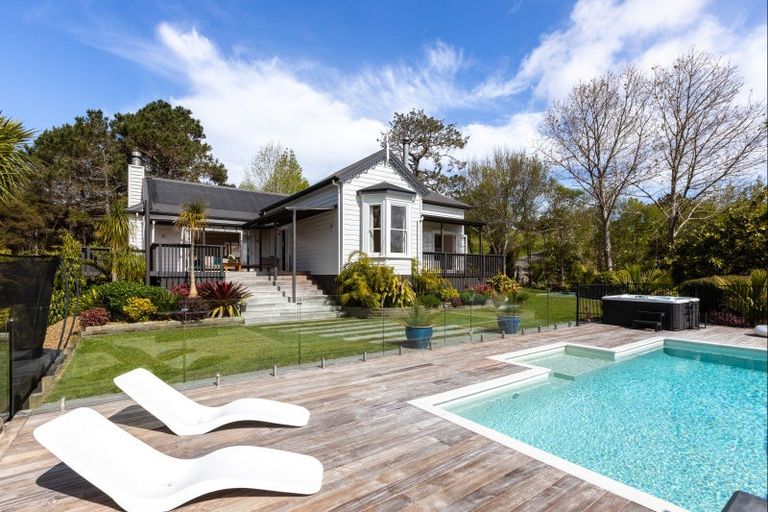 Photo of property in 340 Paremoremo Road, Paremoremo, Auckland, 0632