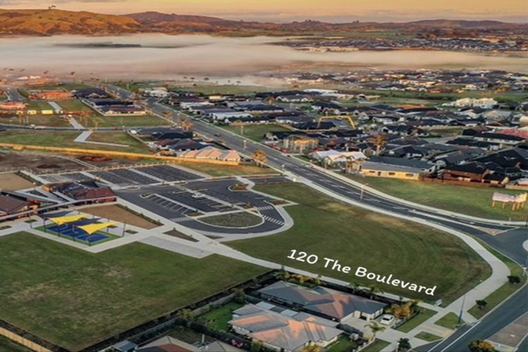 Photo of property in 120 The Boulevard, Papamoa Beach, Papamoa, 3118