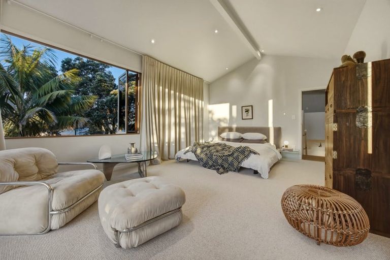 Photo of property in 16 Joan Street, Point Chevalier, Auckland, 1022