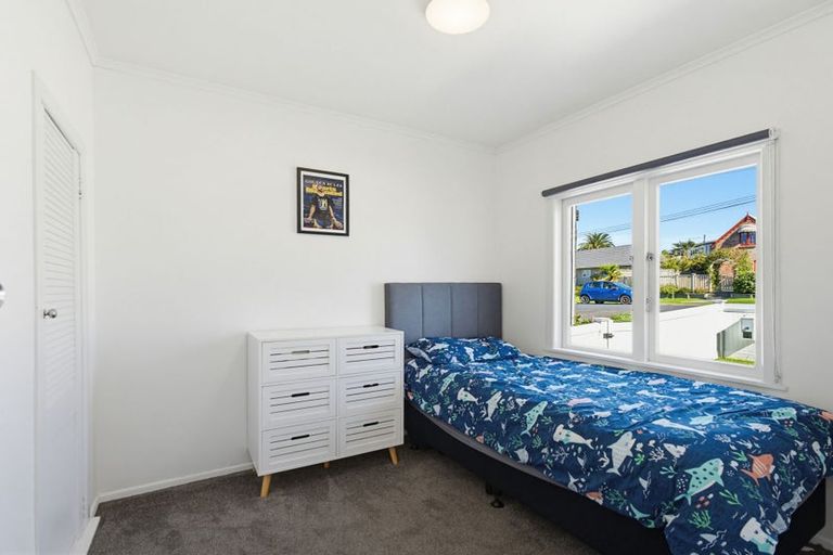 Photo of property in 21 Brixton Road, Manly, Whangaparaoa, 0930