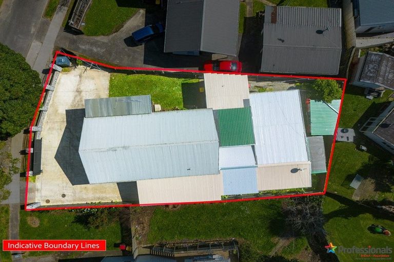 Photo of property in 6 Aden Place, Clendon Park, Auckland, 2103