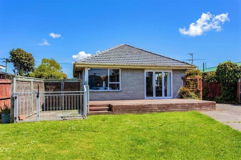 Photo of property in 76 Cotswold Avenue, Bishopdale, Christchurch, 8053