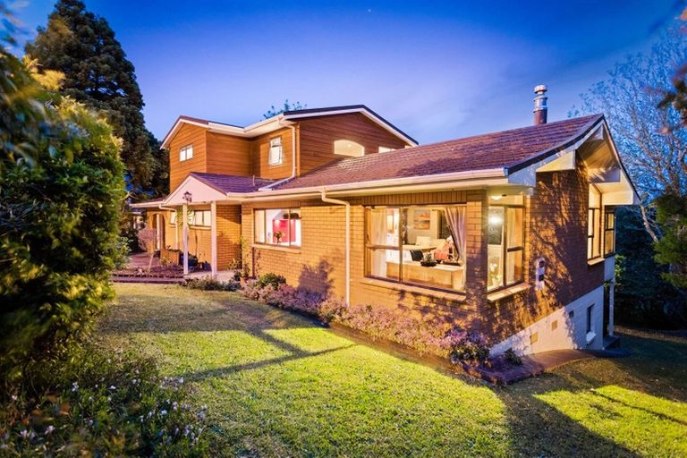 Photo of property in 1109 Scenic Drive North, Swanson, Auckland, 0816