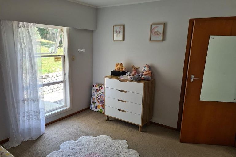 Photo of property in 50 Potter Avenue, Northcote, Auckland, 0627