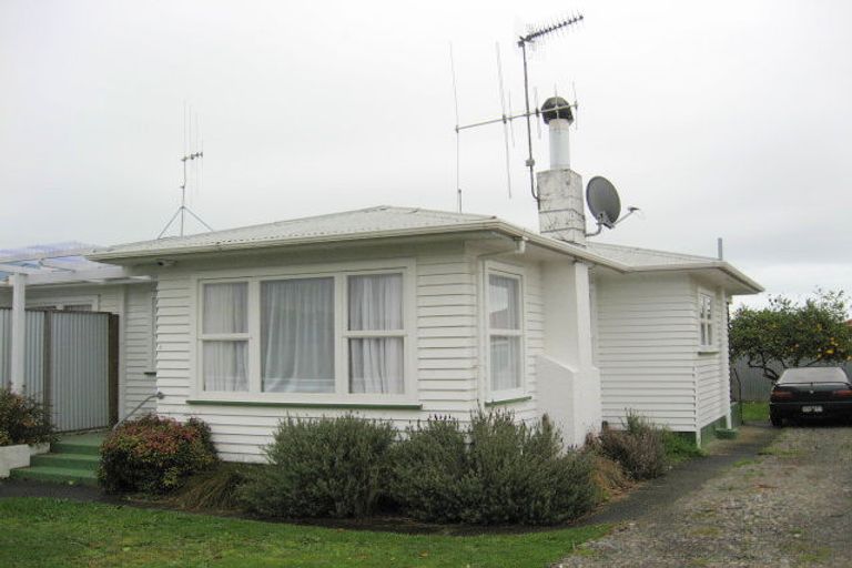 Photo of property in 4 Huia Place, Levin, 5510