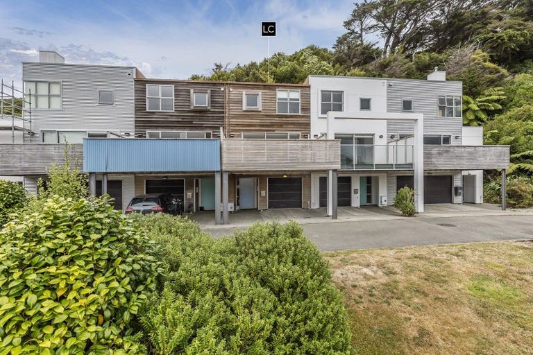 Photo of property in 17 Saddleback Grove, Karori, Wellington, 6012