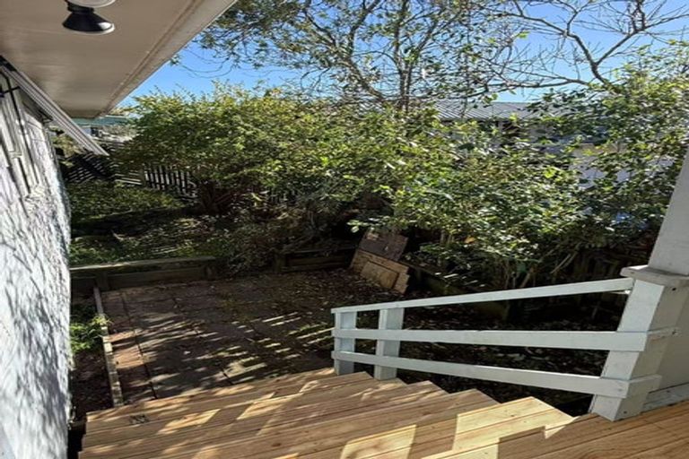 Photo of property in 168 Universal Drive, Henderson, Auckland, 0610