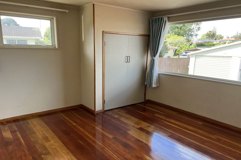 Photo of property in 41 Thornlow Street, Glendene, Auckland, 0602