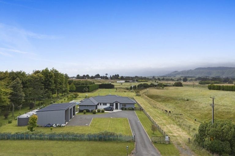 Photo of property in 14 Heatherlea Road West, Levin, 5575