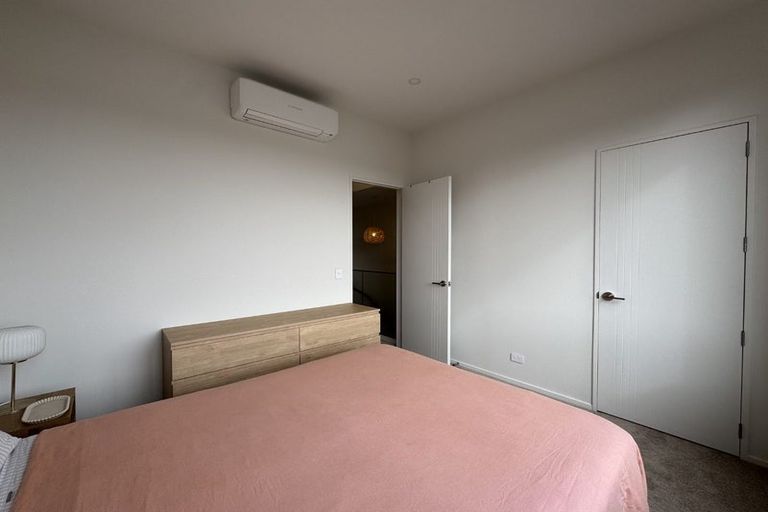 Photo of property in 27d Dawnhaven Drive, Te Atatu Peninsula, Auckland, 0610