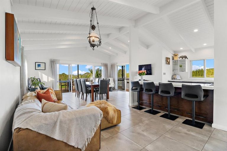 Photo of property in 145 Hanham Road, Kumeu, 0891