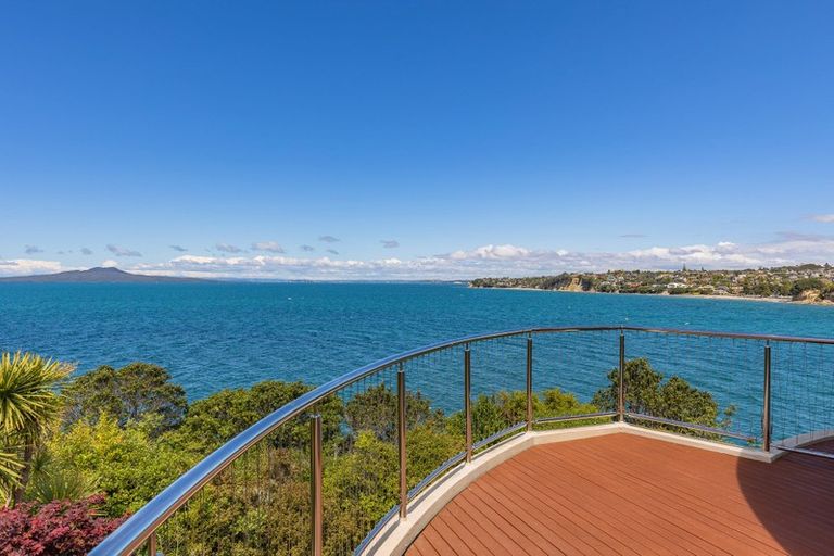Photo of property in 1/3 Portal Place, Murrays Bay, Auckland, 0630