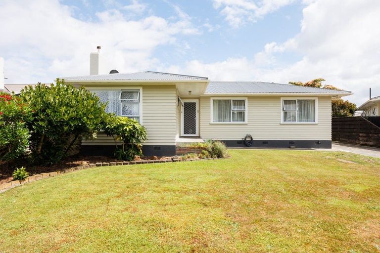 Photo of property in 45 Sutherland Crescent, Westbrook, Palmerston North, 4412