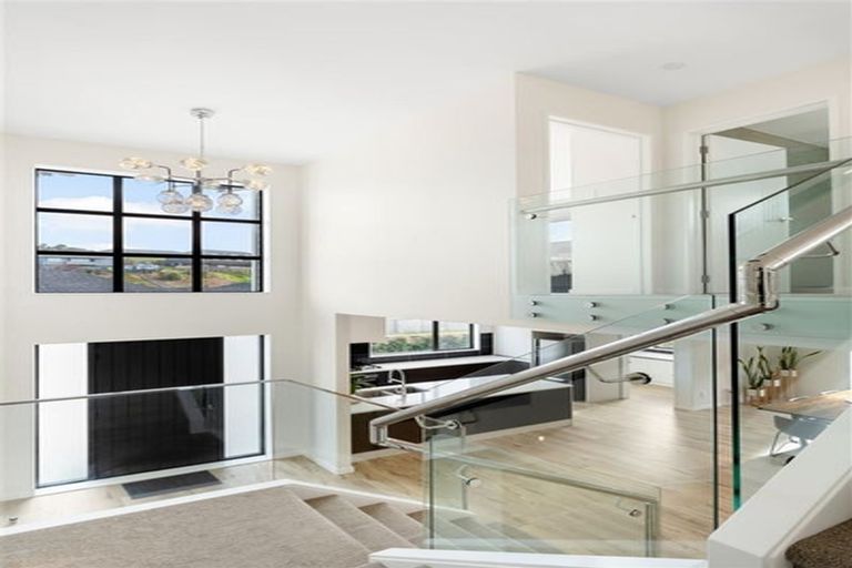 Photo of property in 9 Kahu Close, Orewa, 0931