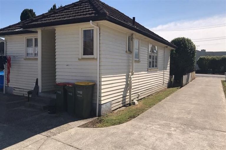 Photo of property in 27 Opaheke Road, Papakura, 2110