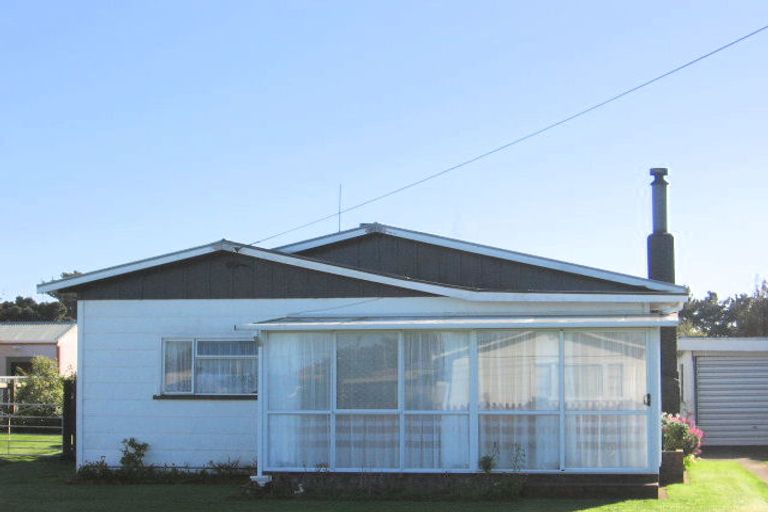 Photo of property in 13 Edinburgh Terrace, Foxton Beach, Foxton, 4815