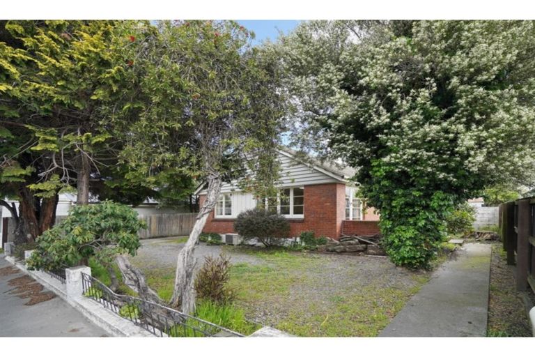 Photo of property in 62 Curletts Road, Sockburn, Christchurch, 8042