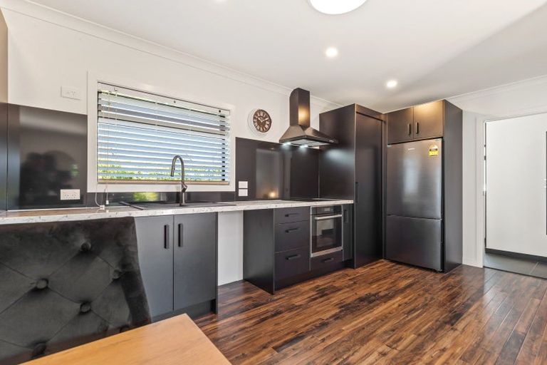 Photo of property in 35 Pinot Crescent, Ohau, 5570