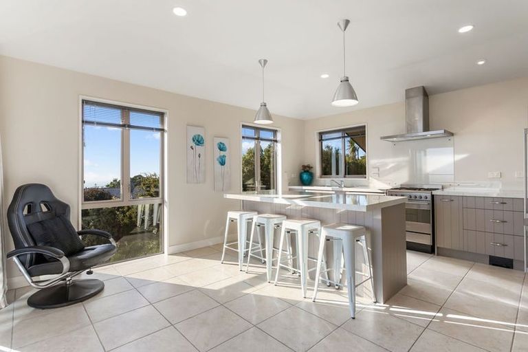 Photo of property in 5 Signal Hill Road, Mount Pleasant, Christchurch, 8081