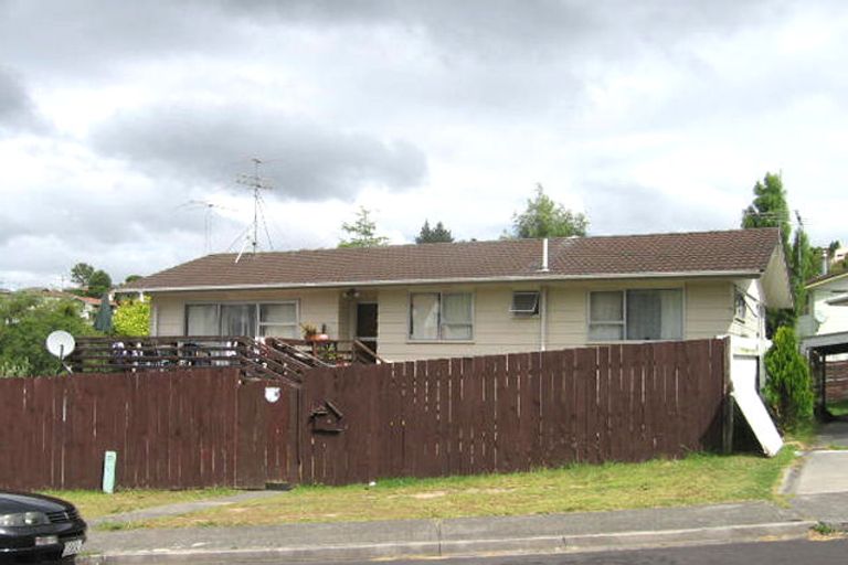 Photo of property in 1/2 Tacitus Place, Totara Vale, Auckland, 0629