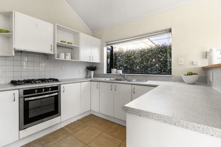 Photo of property in 1/13 Garadice Road, Rothesay Bay, Auckland, 0630