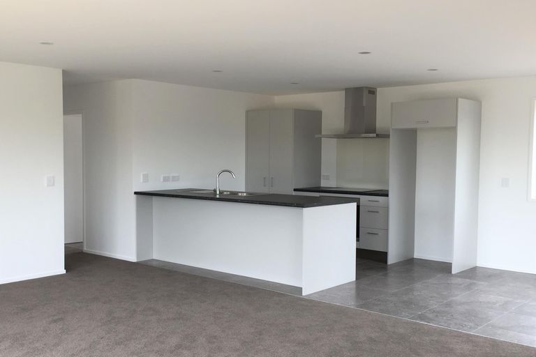 Photo of property in 12a Waterview Place, Haruru, 0204