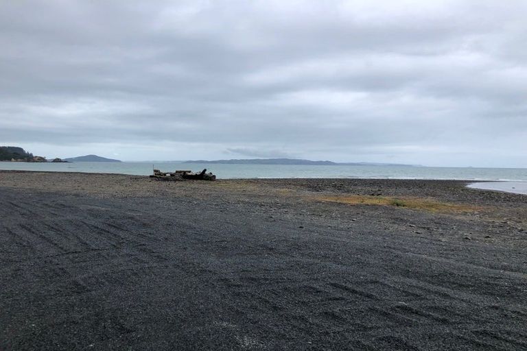 Photo of property in 26 Orere Point Road, Orere Point, 2585