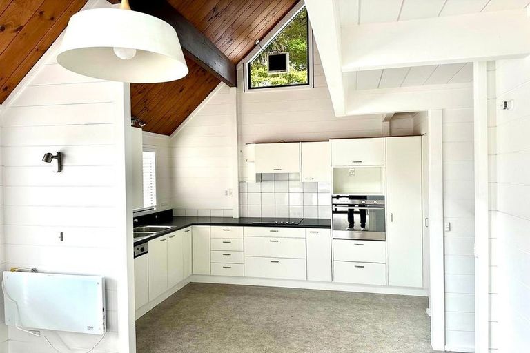 Photo of property in 1/14 Garadice Road, Rothesay Bay, Auckland, 0630